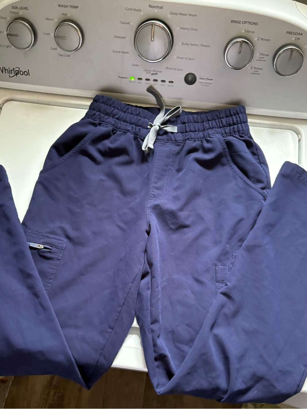 Figs Women’s High Rise Straight Wider Leg Scrub Pants Navy